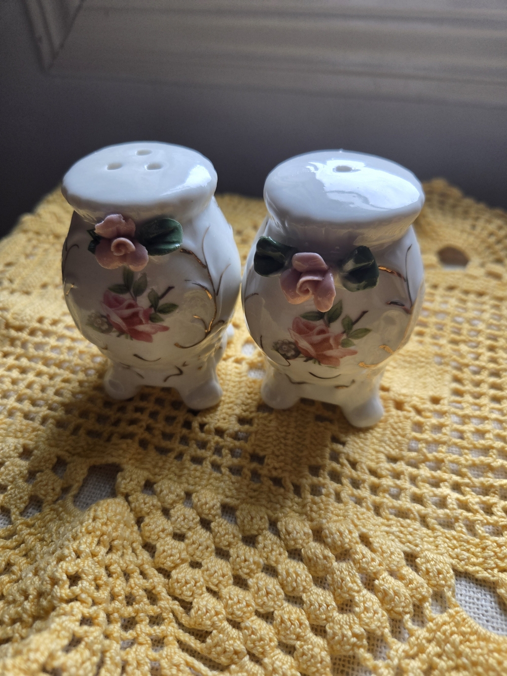 Porcelain Floral Salt and Pepper Shaker Set - Pink Rose
